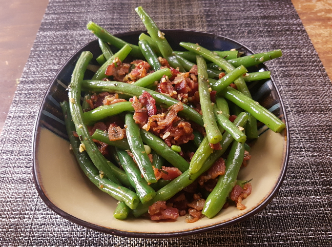 Superbe green beans with bacon and tarragon