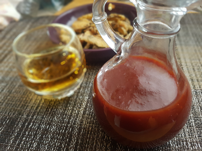 Sweet bourbon whiskey barbecue sauce...and bourbon whiskey.