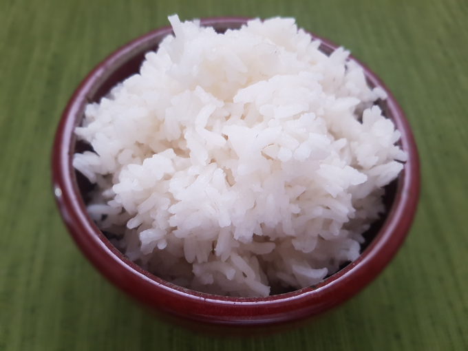 Cooked long grain white rice